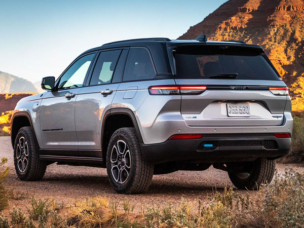 2022 Jeep Grand Cherokee 4xe Plug-In Hybrid Rear Angle